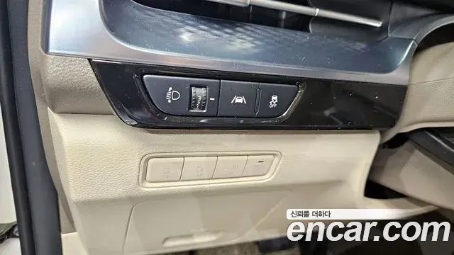 Kia Carnival 2022 — Фото 16/20