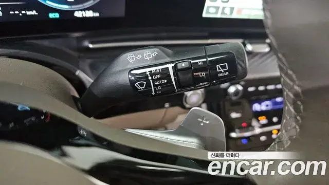 Kia Carnival 2022 — Фото 17/20