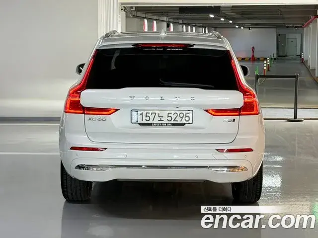 Volvo XC60 2024 — Photo 11/20