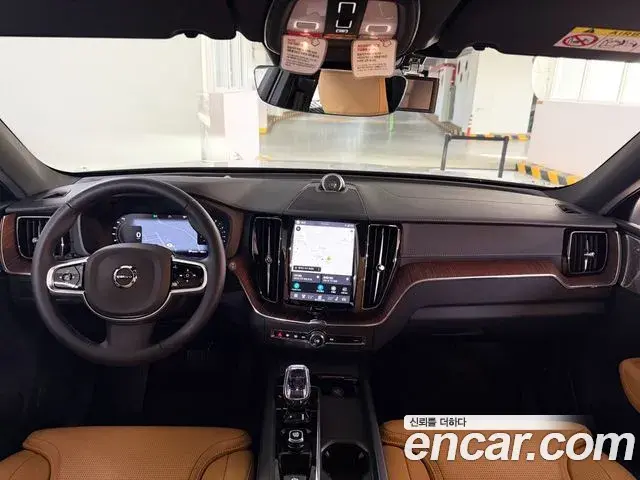 Volvo XC60 2024 — Photo 16/20