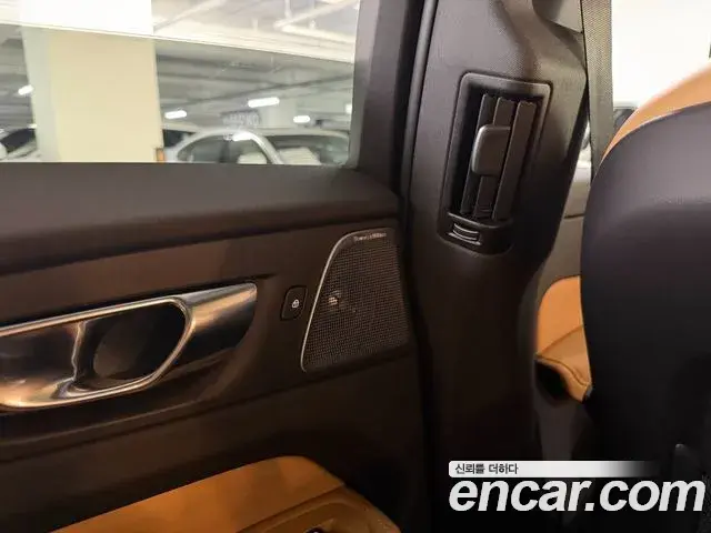 Volvo XC60 2024 — Photo 13/20