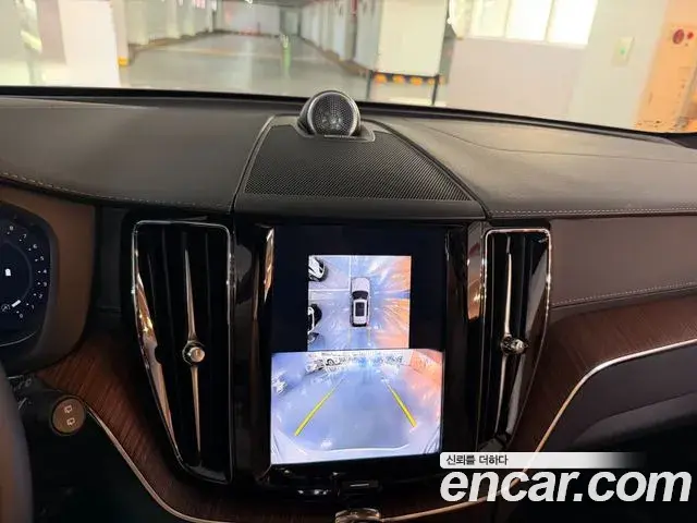 Volvo XC60 2024 — Photo 17/20