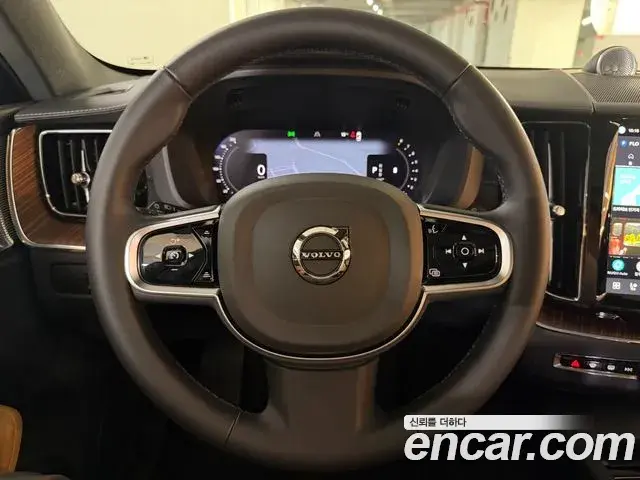 Volvo XC60 2024 — Photo 3/20