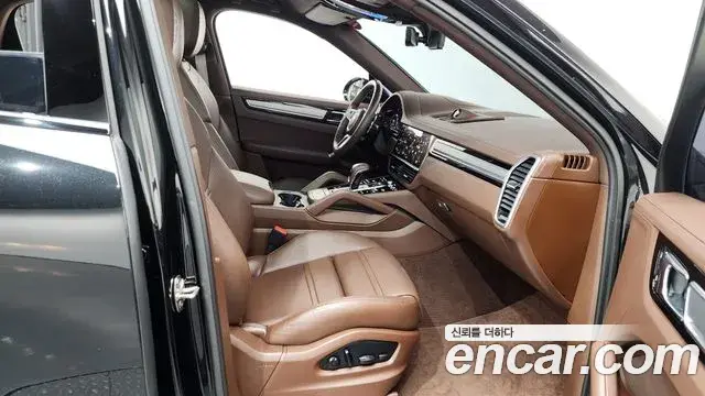 Porsche Cayenne 2023 — Şəkil 11/34