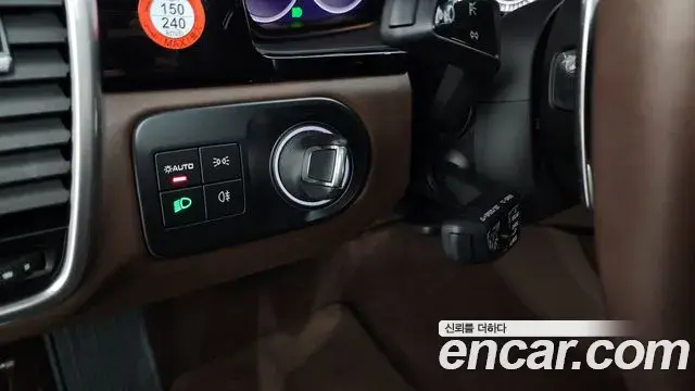 Porsche Cayenne 2023 — Şəkil 31/34