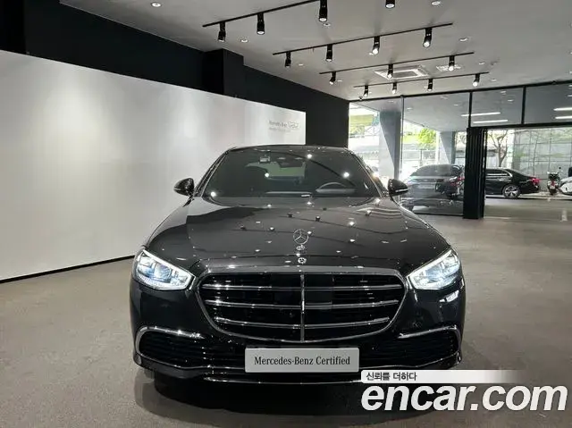 Mercedes-Benz S-Class 2025 — ფოტო 13/20