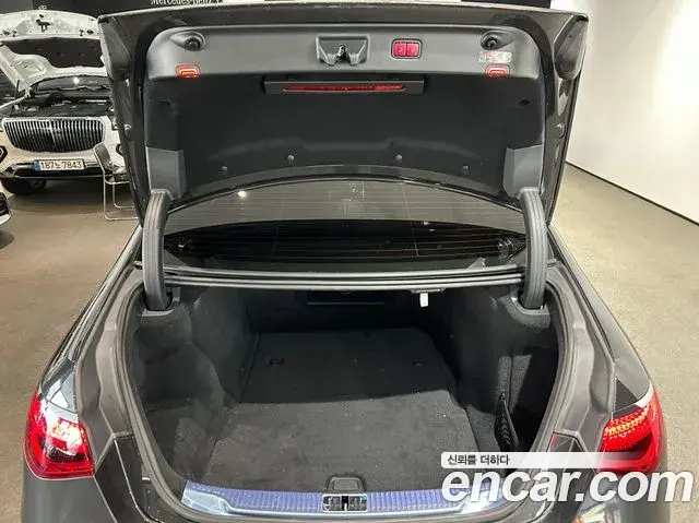 Mercedes-Benz S-Class 2025 — ფოტო 16/20
