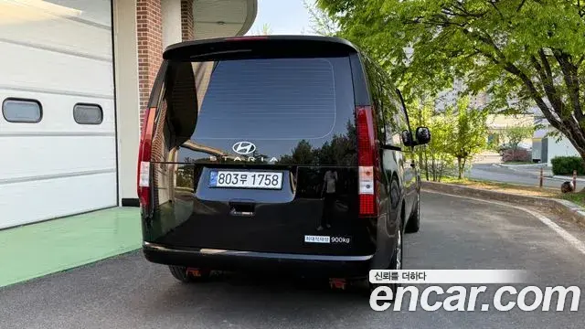 Hyundai Staria 2024 — ფოტო 1/20
