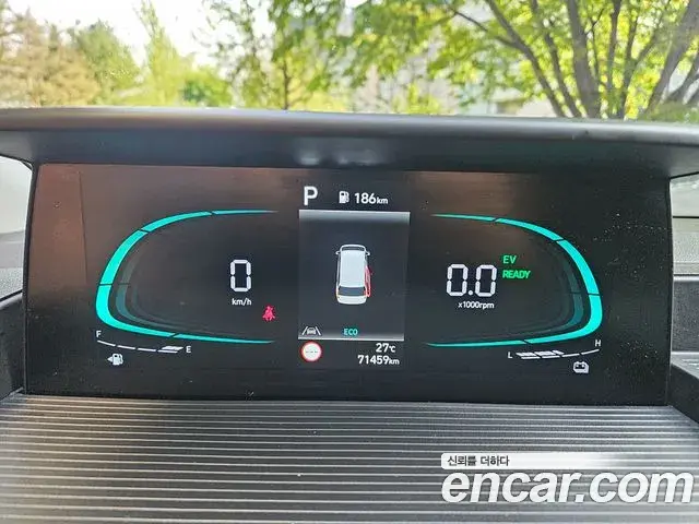 Hyundai Staria 2024 — ფოტო 5/20