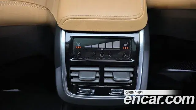 Volvo V60 Cross Country 2023 — Photo 14/36