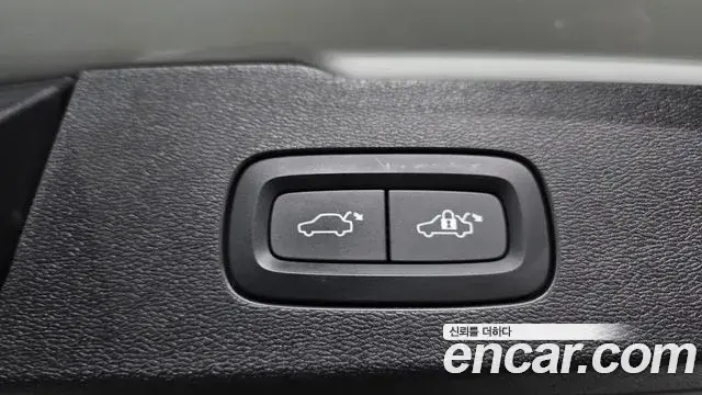 Volvo V60 Cross Country 2023 — Photo 30/36