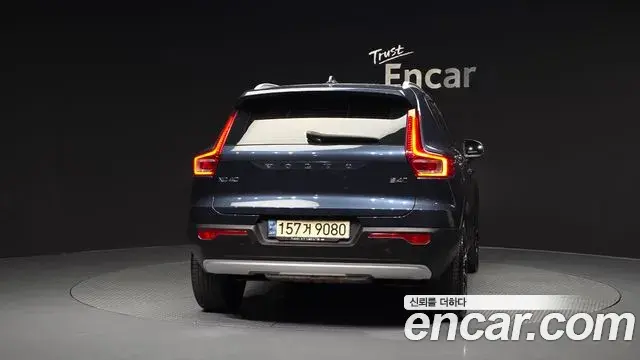 Volvo XC40 2021 — Photo 5/20