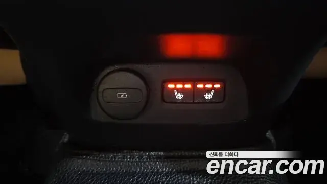 Volvo XC40 2021 — Photo 7/20