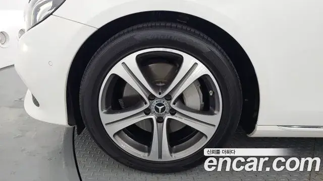 Mercedes-Benz E-Class 2018 — ფოტო 5/30