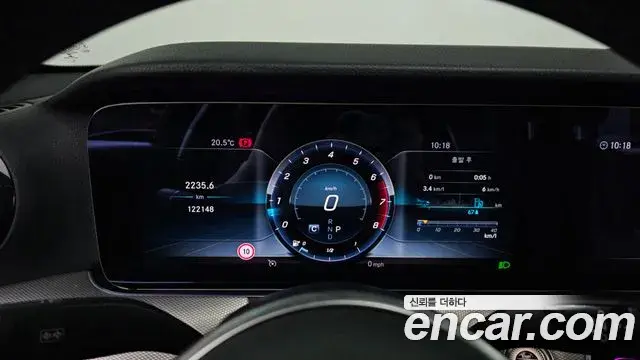 Mercedes-Benz E-Class 2018 — ფოტო 4/30