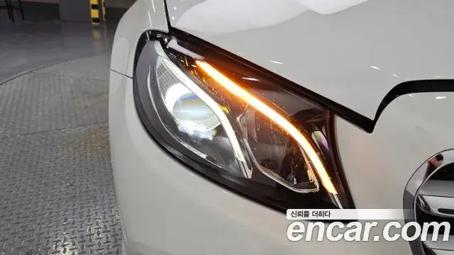 Mercedes-Benz E-Class 2018 — ფოტო 8/30