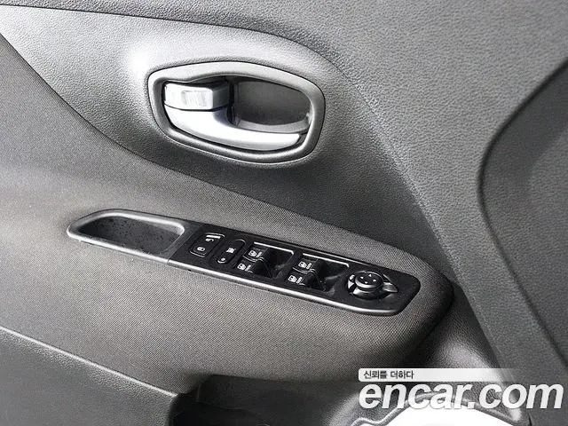 Jeep Renegade 2021 — Photo 13/20