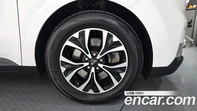 Kia Carnival 2020 — Фото 5/20