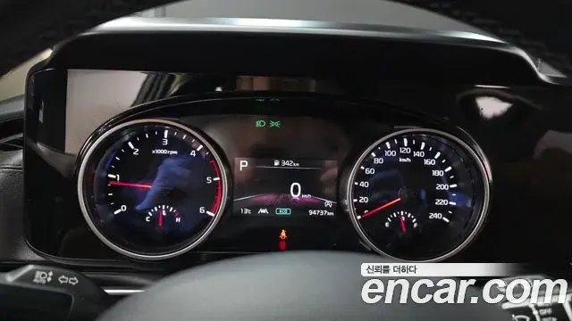 Kia Carnival 2020 — Фото 8/20