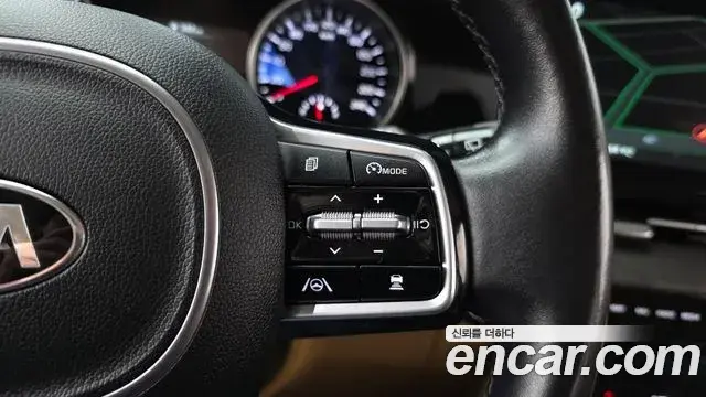 Kia Carnival 2020 — Фото 15/20