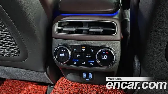 Genesis GV70 2021 — ფოტო 31/31