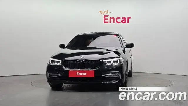 BMW 5 Series 2018 — ფოტო 19/20