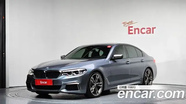 BMW 5 Series 2018 — ფოტო 16/20