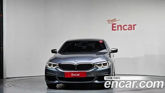 BMW 5 Series 2018 — ფოტო 17/20