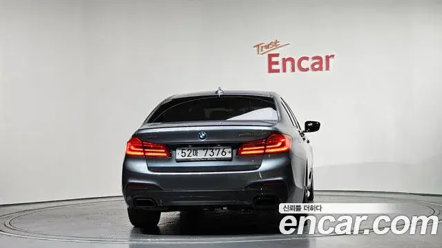 BMW 5 Series 2018 — ფოტო 2/20