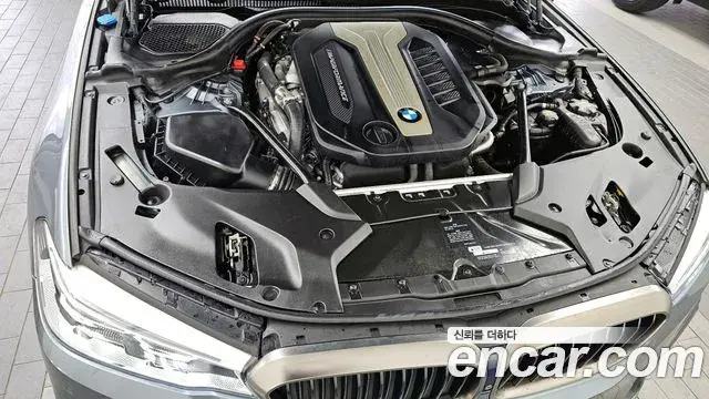 BMW 5 Series 2018 — ფოტო 10/20