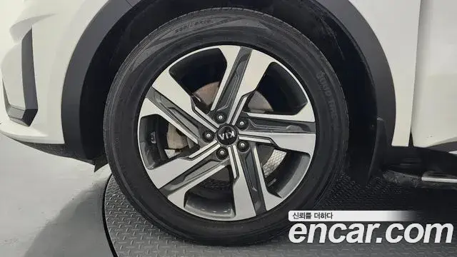 Kia Sorento 2021 — Фото 5/20