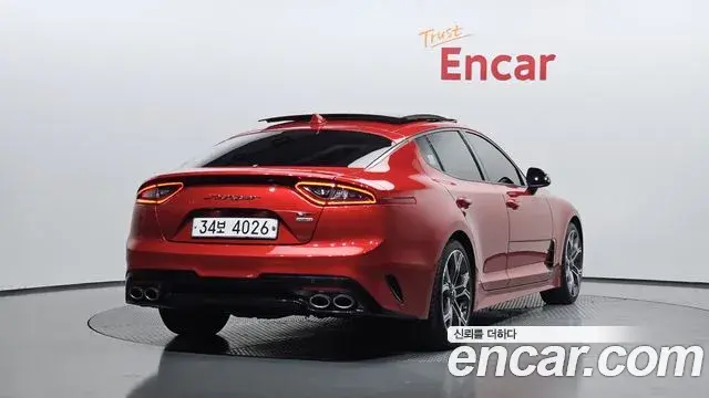 Kia Stinger 2019 — Фото 2/20