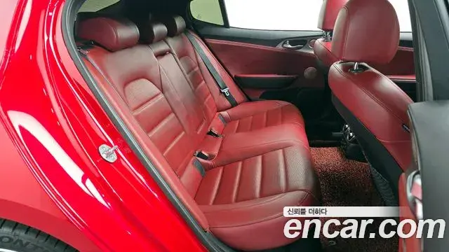 Kia Stinger 2019 — Фото 11/20