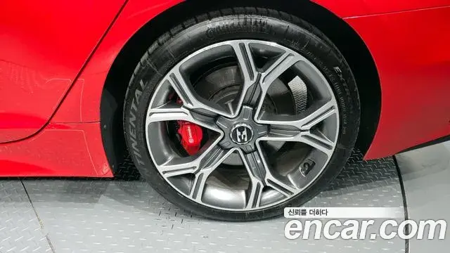 Kia Stinger 2019 — Şəkil 33/37