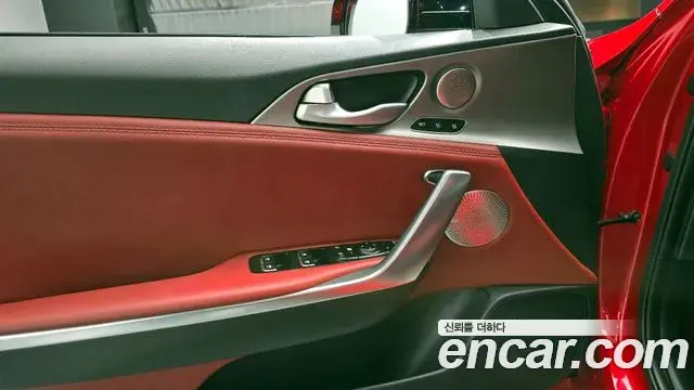 Kia Stinger 2019 — Şəkil 9/37