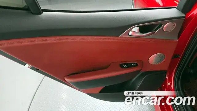 Kia Stinger 2019 — Şəkil 13/37