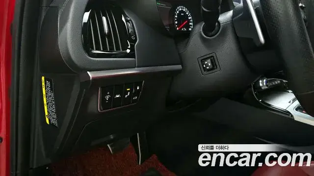 Kia Stinger 2019 — Şəkil 25/37