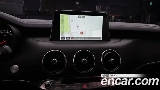 Kia Stinger 2019 — Şəkil 35/37