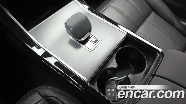 Land Rover Range Rover Evoque 2025 — Фото 9/20