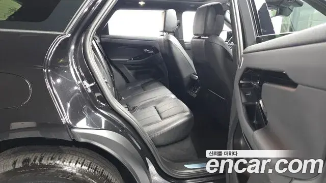 Land Rover Range Rover Evoque 2025 — Фото 12/20