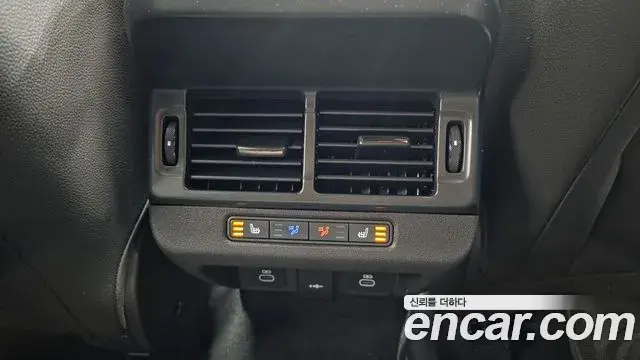 Land Rover Range Rover Evoque 2025 — Фото 19/20