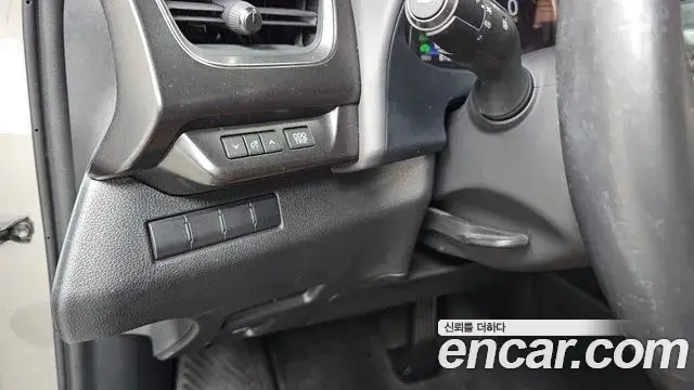 Lexus UX250h 2020 — Photo 14/20