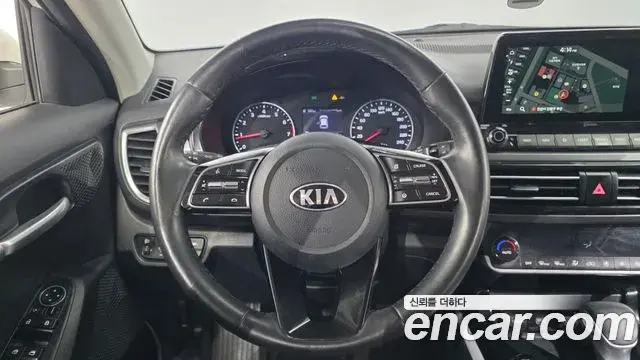 Kia Seltos 2019 — Фото 13/20