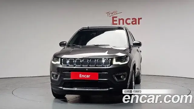 Jeep Compass 2021 — ფოტო 31/32