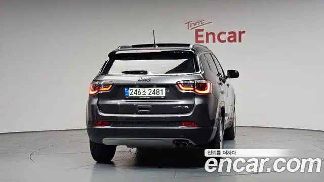 Jeep Compass 2021 — ფოტო 5/32