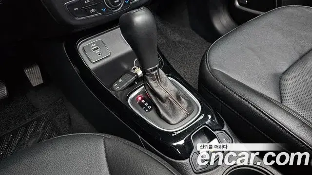 Jeep Compass 2021 — ფოტო 12/32