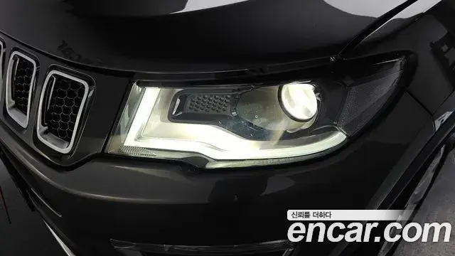Jeep Compass 2021 — ფოტო 4/32