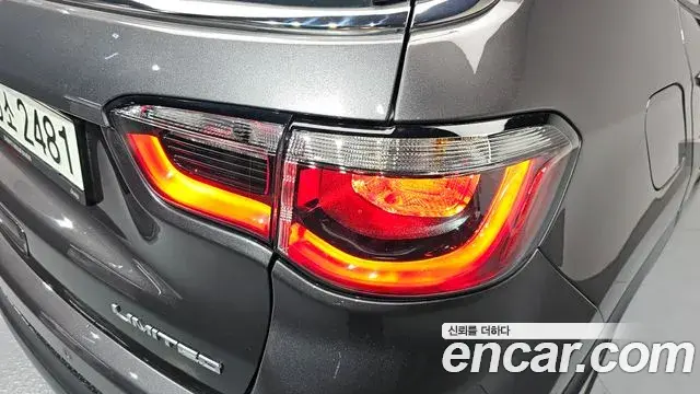 Jeep Compass 2021 — ფოტო 14/32