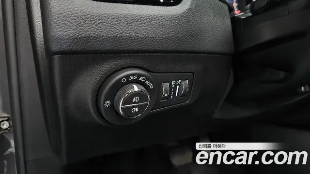 Jeep Compass 2021 — ფოტო 7/32