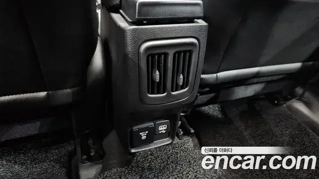 Jeep Compass 2021 — ფოტო 26/32
